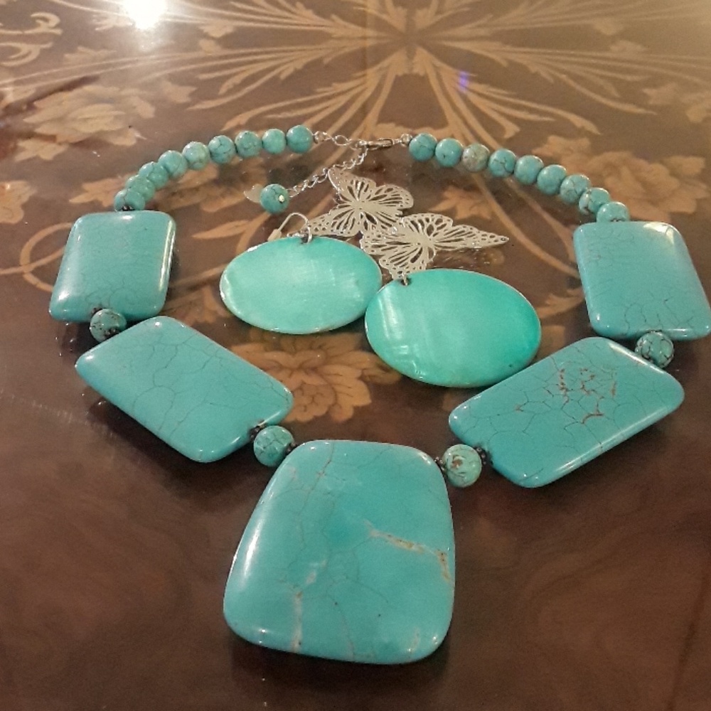 Necklace and Earring set
